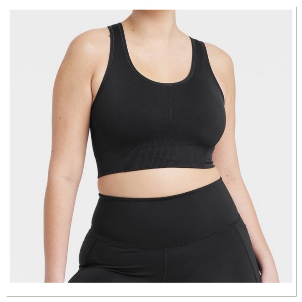 Women’s Seamless Medium Support All in Motion Black Racerback Sports Bra